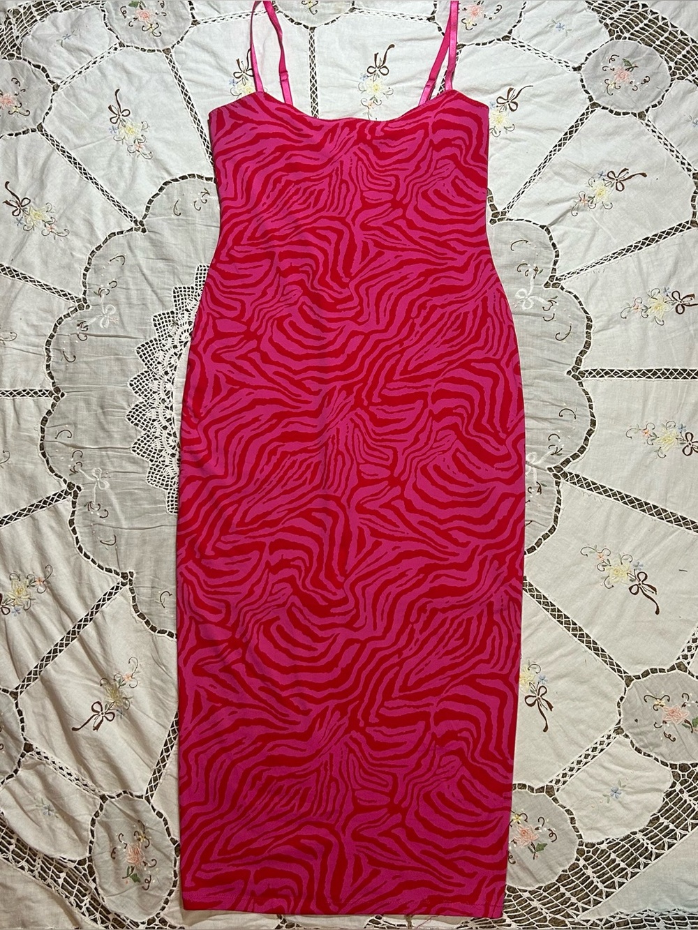 Forever 21 Pink Wavy Zebra Print Dress